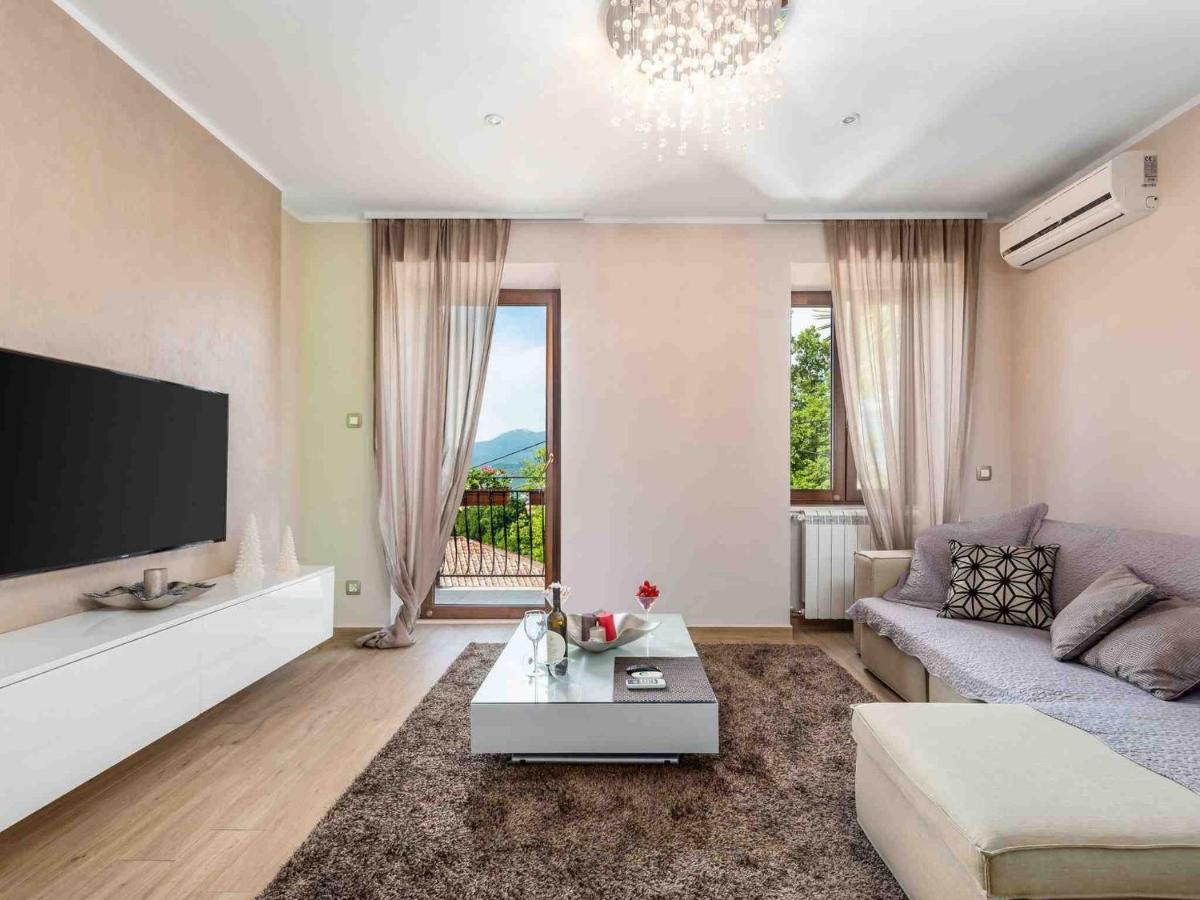 Srok Apartments With Pool Kastav Pokoj fotografie